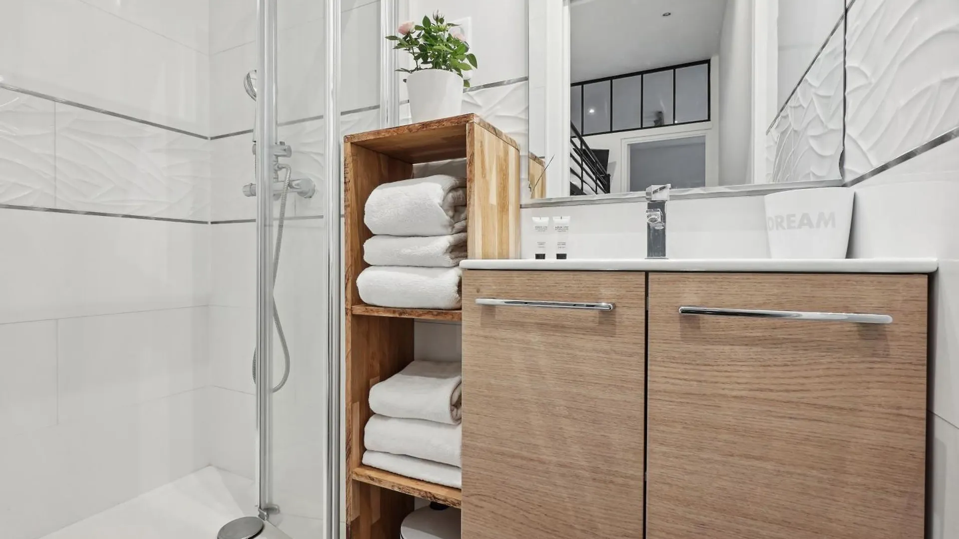 Lavie Maison I Marais & Historic & Central Paris Apartment